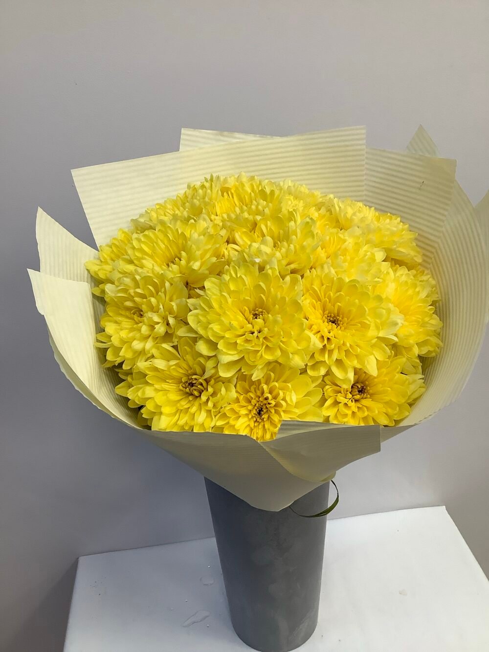 Bright Yellow Flower Bouquet 21 Stems, 30x50 cm