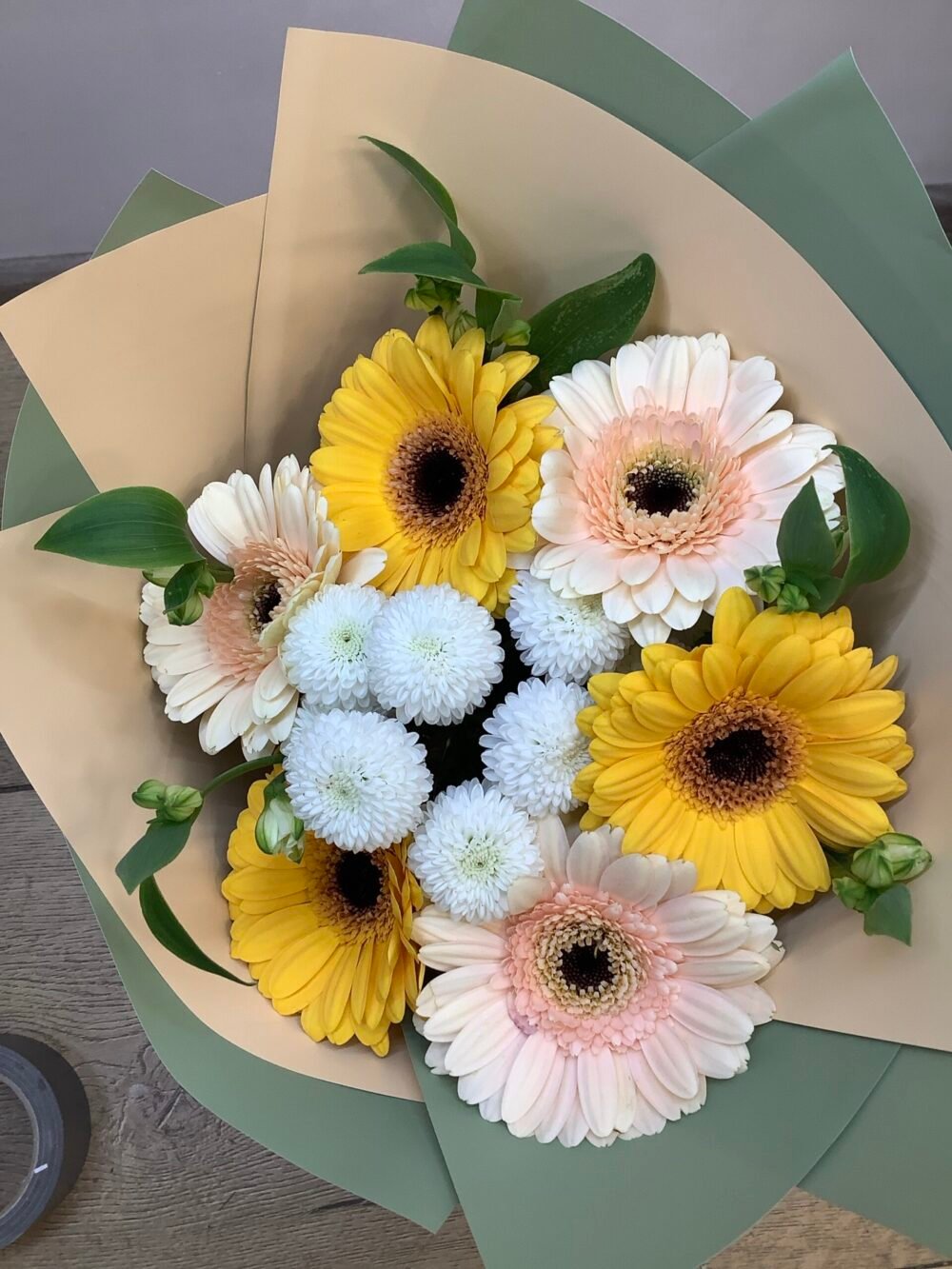 Gerbera, Chrysanthemum, and Alstroemeria Bouquet — изображение 2